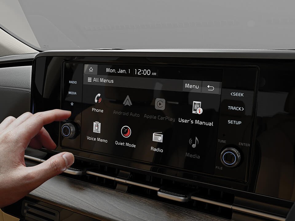 Infotainment with Android Auto and Apple CarPlay
