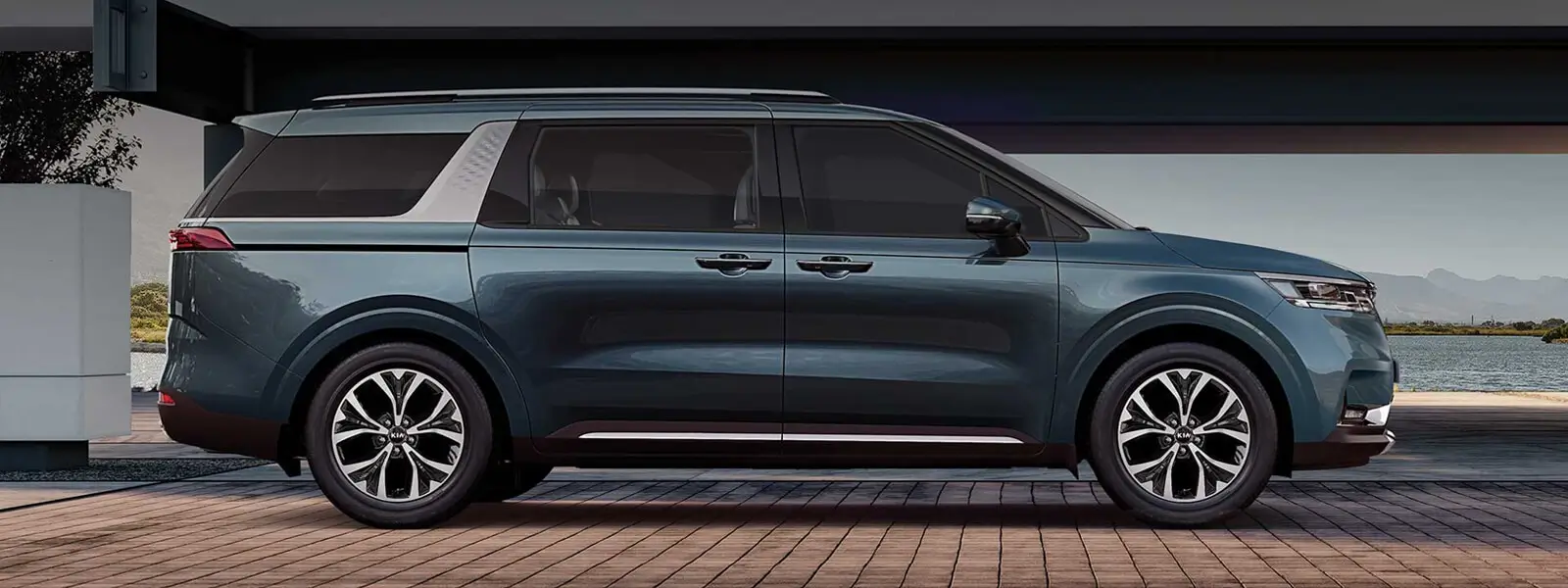Kia Carnival premium profile