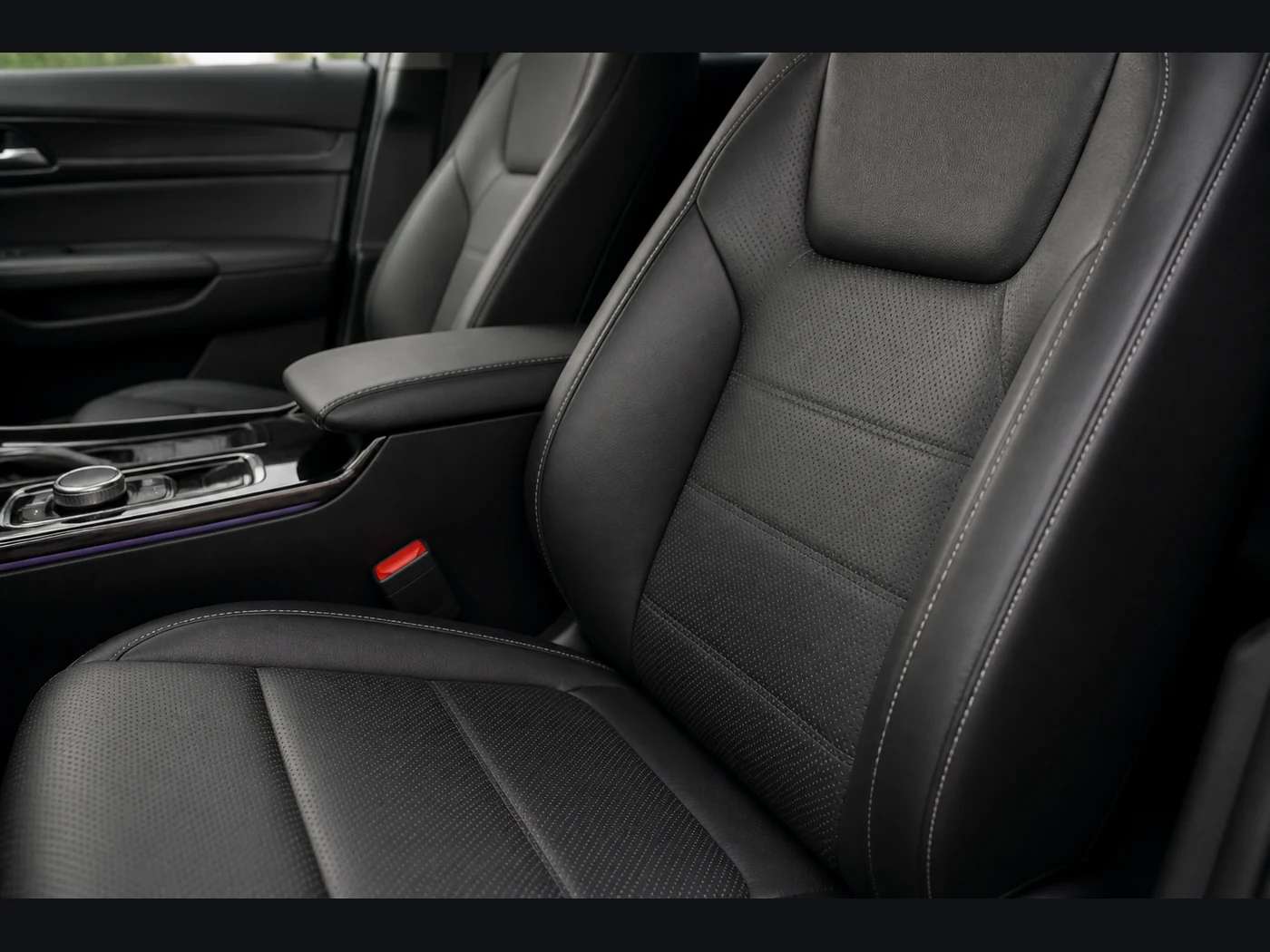 Heated & ventilated seats (AWD HEV)